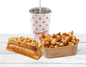 Image de HOT-DOG AU POULET, POUTINE & BREUVAGE 20OZ