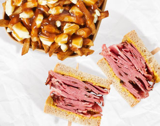 Picture of Smoked meat sandwich & poutine